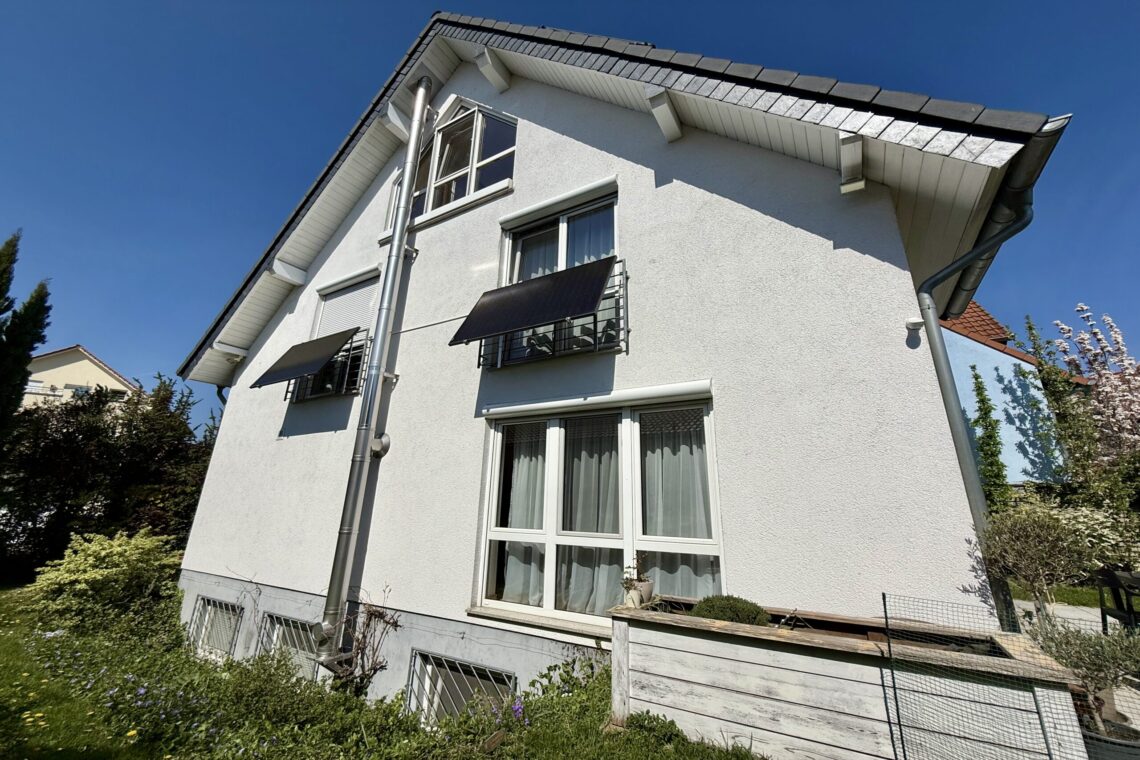 Hähn­lein – Moder­ne DHH „kau­fen – ein­zie­hen – wohl­füh­len“