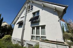 Hähn­lein – Moder­ne DHH „kau­fen – ein­zie­hen – wohl­füh­len“