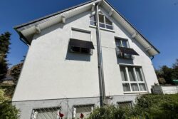 Hähn­lein – Moder­ne DHH „kau­fen – ein­zie­hen – wohl­füh­len“