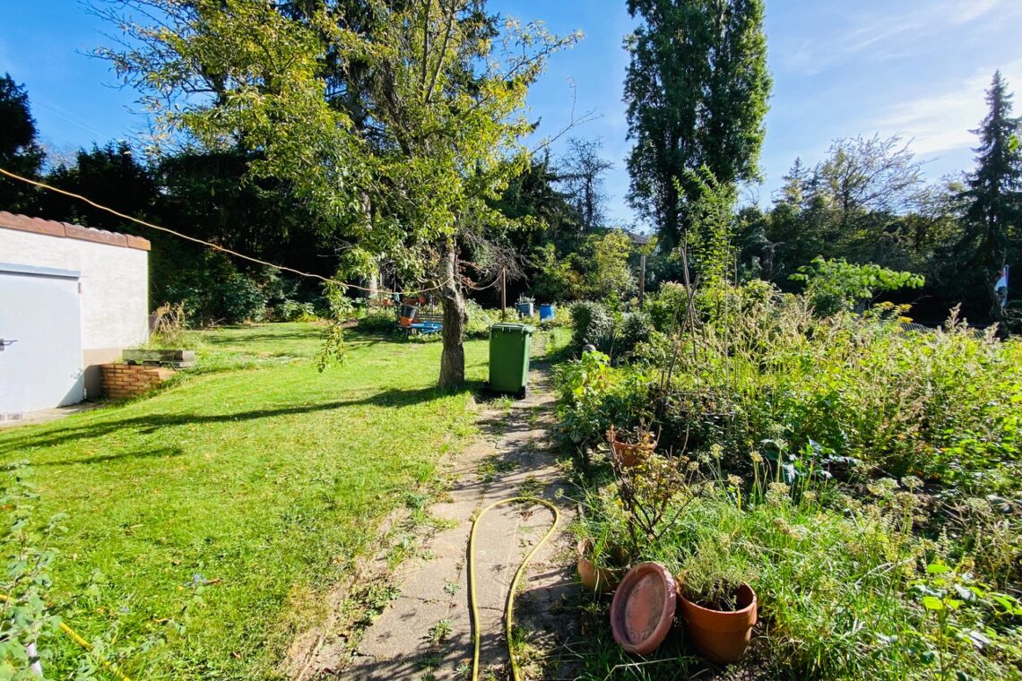 Als­bach – Frei­ste­hen­des ZFH mit gro­ßem Gar­ten
