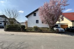 Hähn­lein – groß­zü­gi­ges, gepfleg­tes EFH