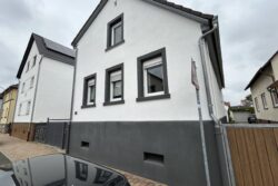 Hähn­lein – Frei­ste­hen­des EFH mit grü­ner Gar­ten­oa­se