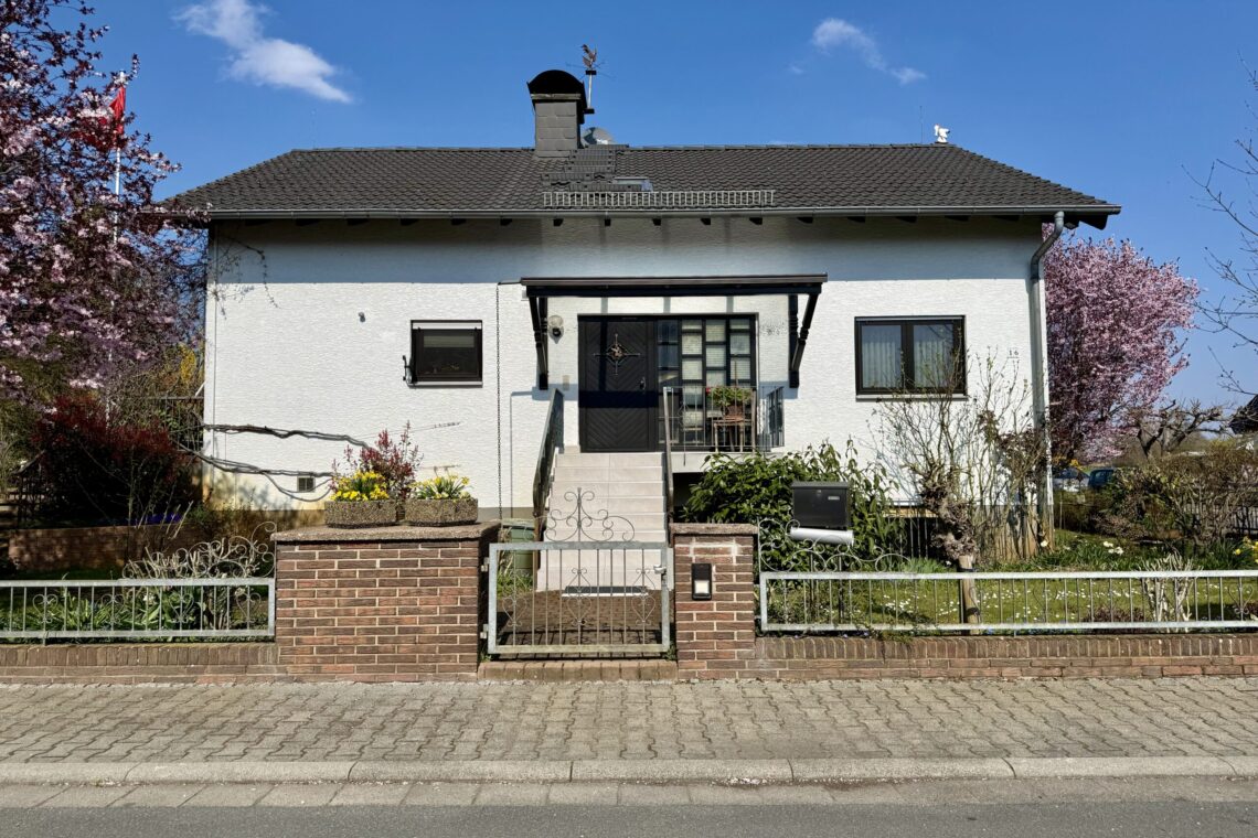 Hähn­lein – groß­zü­gi­ges, gepfleg­tes EFH