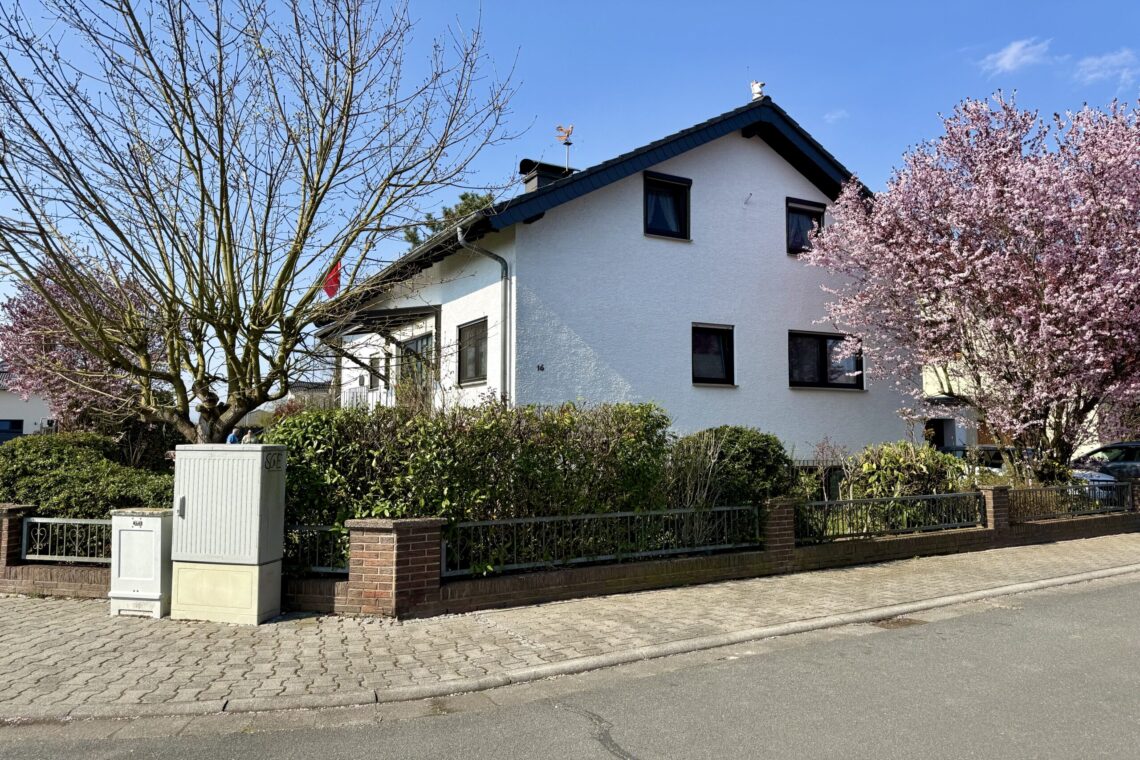 Hähn­lein – groß­zü­gi­ges, gepfleg­tes EFH